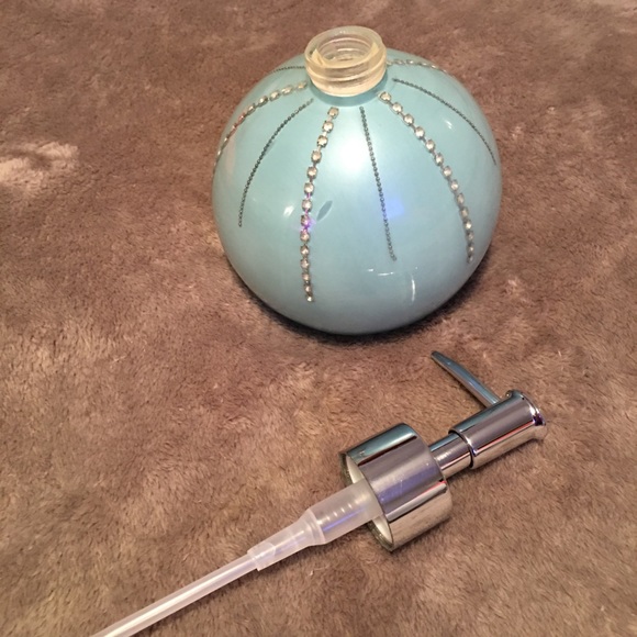 Soap or lotion dispenser. Blue with rhinestone detail. - Picture 7 of 9